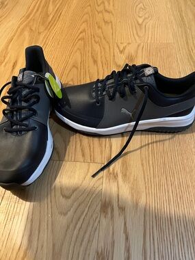 Puma Men’s Black, Gray and White Golf grip Fusion Pro 3.0 spikeless golf shoes